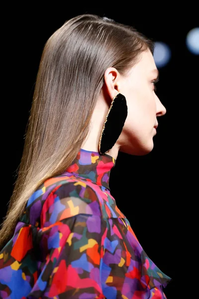 Look 75